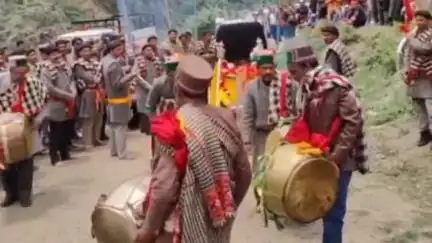 निचार: किन्नौर के रूपी वैली के आराध्य देवता टेरस नारायण कुल्लू पहुँचे, हुआ भव्य स्वागत
