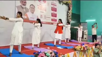 रायगढ़: रायगढ़ स्टेडियम में जिला स्तरीय योग कार्यक्रम का आयोजन, वित्त मंत्री ओपी चौधरी हुए शामिल