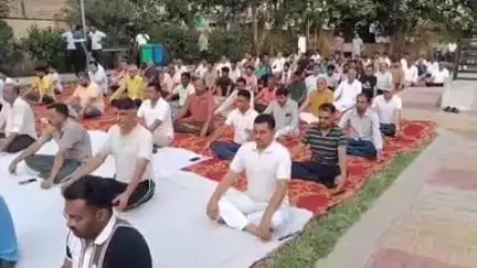 श्रीविजयनगर में मनाया गया अंतर्राष्ट्रीय योग दिवस, गांधी पार्क में हुआ सामूहिक कार्यक्रम