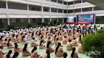 વિજાપુર: શહેરની આશ સેકન્ડરી સ્કૂલ ખાતે યોગ દિવસ ઉજવણી કરાઇ, ધારાસભ્ય સી.જે ચાવડા હાજર રહ્યા