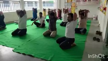 अजयगढ़: शासकीय सांदीपनि मॉडल उ.मा.वि. में अंतरराष्ट्रीय योग दिवस धूमधाम से मनाया गया, अध्यक्ष, एसडीएम व बीईओ रहे उपस्थित