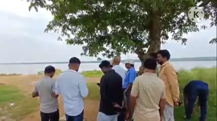 সাঁকরাইল: সাঁকরাইলে নদীর জলে ভেসে গেল ফেয়ার ওয়েদার ব্রিজ,বিচ্ছিন্ন ৪০টি গ্ৰামের মধ্যে যোগাযোগ,এলাকা পরিদর্শনে বিধায়ক