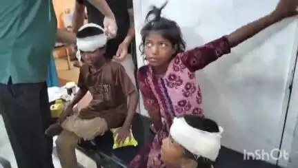 नगीना: नगीना के रायपुर मार्ग पर एचपी पेट्रोल पंप के पास कार ने भिखारी की रिक्शा में टक्कर मारी, तीन बच्चे हुए घायल