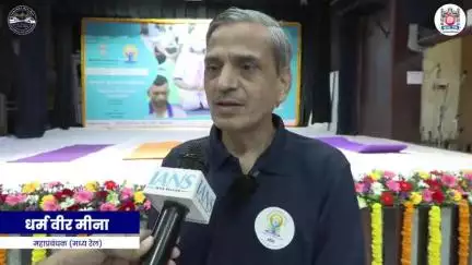 अंतराष्ट्रीय योग दिवस 2025 के अवसर पर मध्य रेल के महाप्रबंधक श्री धरम वीर मीणा जी इन्होंने Yoga for One Earth, One Health” थीम पर कार्यक्रम का नेतृत्व किया।