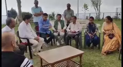 पौड़ी: गणेश गोदियाल ने अंकिता भंडारी के परिजनों से की मुलाकात, कहा- प्रदेश सरकार ने वादों को भूला
