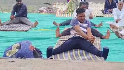 राजगढ़: कालीपीठ के हाई सेकेंडरी स्कूल में मनाया गया अंतर्राष्ट्रीय योग दिवस, जिला पंचायत सदस्य रमेश तंवर हुए शामिल