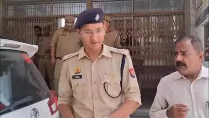 गोवर्धन: बृजवासी मिठाई वाले सहित तीन के खिलाफ गलत एफआईआर दर्ज करने पर थाने के मुंशी को SSP ने किया निलंबित