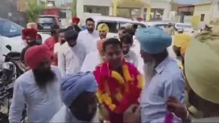 ਸੁਨਾਮ: ਪਿੰਡ ਨਮੋਲ ਵਿਖੇ ਤਿੰਨ ਕਰੋੜ 47 ਲੱਖ ਰੁਪਏ ਦੀ ਲਾਗਤ ਨਾਲ ਹੋਣ ਵਾਲੇ ਵਿਕਾਸ ਕਾਰਜਾਂ ਦਾ ਕੈਬਨਿਟ ਮੰਤਰੀ ਅਮਨ ਅਰੋੜਾ ਨੇ ਕੀਤੀ ਸ਼ੁਰੂਆਤ