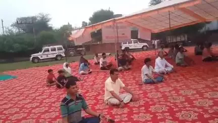 लवाण: अंतर्राष्ट्रीय योग दिवस पर लवाण में उपखण्ड स्तरीय योग कार्यक्रम का आयोजन, दर्जनों अधिकारी, कर्मचारी व लोग उपस्थित