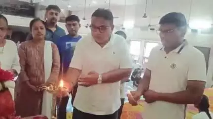પલસાણા: 11મા આંતરરાષ્ટ્રીય યોગ દિવસની ઉજવણી: ડી.બી. હાઈસ્કૂલ ખાતે તાલુકા કક્ષાની યોગ શિબિર પ્રમુખની અધ્યક્ષતામાં યોજાઈ