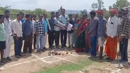 సిర్పూర్ టి: ఇందిరమ్మ ఇండ్ల పథకంతో పేదోళ్ల సొంతింటి కల సహకారం, మర్తిడి గ్రామంలో శంకుస్థాపన చేసిన కాంగ్రెస్ అధ్యక్షుడు శంకర్