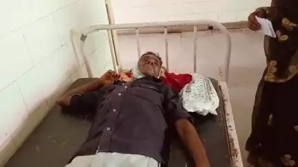 रीठी: रीठी में बाज़ार में सब्जी लेते वक़्त सिर पर गिरा पत्थर, गंभीर चोटें आईं, अस्पताल में इलाज जारी