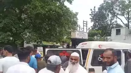 खंडवा नगर: खंडवा: जिला अस्पताल में कल्लनगंज निवासी अनवर की मौत, परिजनों ने पोस्टमार्टम से किया इनकार