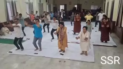 रतलाम नगर: विश्व योग दिवस पर जिला न्यायालय परिसर में योग शिविर का आयोजन किया गया