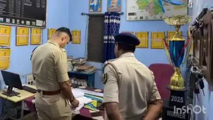 गोपालगंज: एसपी अवधेश दीक्षित ने किया जादोपुर थाने का निरीक्षण, संचिकाओं के रख-रखाव व ओडी की जांच की