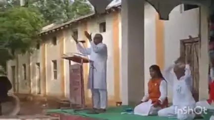 अंजनगाव सुर्जी: नगर परिषद शाळेच्या प्रांगणात जागतिक योग दिन साजरा