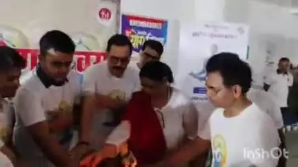 मधुबनी: अंतर्राष्ट्रीय योग दिवस पर जिला प्रशासन एवं आयुष समिति द्वारा खेल भवन में योगाभ्यास किया गया