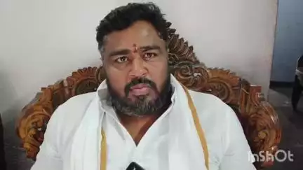 मुंगेर: राजद नेता मुकेश यादव ने कहा, मुंगेर शहर की सड़कें बदहाल, प्रशासन जल्द करवाए मरम्मत