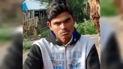 అసిఫాబాద్: వాంకిడిలో భార్య పుట్టింటికి వెళ్లిందని మనస్తాపంతో భర్త ఆత్మహత్య