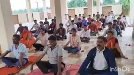 लातेहार: अंतर्राष्ट्रीय योग दिवस पर डूड़गी भाजपा जिला कार्यालय में योग दिवस मनाया गया