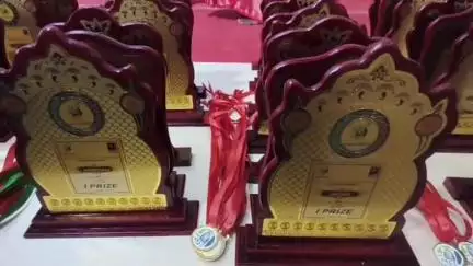 ஆண்டிப்பட்டி: கலைஞர் கருணாநிதி பிறந்தநாள் விழாவை ஒட்டி 10, +2 தேர்வில் முதல் 3 இடம் பிடித்தவர்களுக்கு பரிசு வழங்கிய MLA