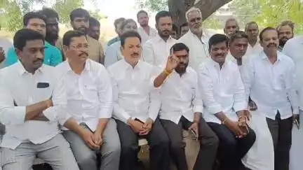 గుంతకల్లు: ఎమ్మెల్యే గుమ్మనూరు జయరాంను ఎమ్మెల్యే పదవి నుంచి డిస్మిస్ చేయాలి: గుత్తిలో వైసీపీ నాయకుల డిమాండ్