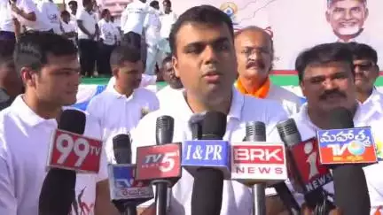 యోగాంధ్ర కార్యక్రమం విజయవంతం: కలెక్టర్ చేతన్