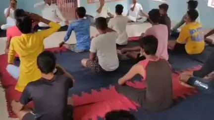 गया टाउन सीडी ब्लॉक: गया सेंट्रल जेल में अंतर्राष्ट्रीय योग दिवस पर कैदियों ने किया योग, जाना योग का महत्व