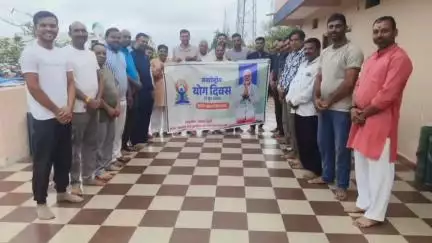 हाटपिपल्या: हाटपिपल्या के निजी विद्यालय में भाजपा नगर व ग्रामीण मंडल ने मनाया अंतर्राष्ट्रीय योग दिवस