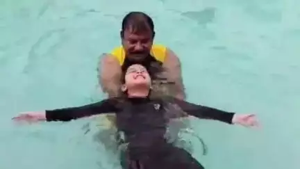 रतलाम नगर: रेलवे ऑफिसर क्लब में योग दिवस मनाया गया, कहा- योग से न केवल शरीर, बल्कि पूरा विश्व स्वस्थ रह सकता है