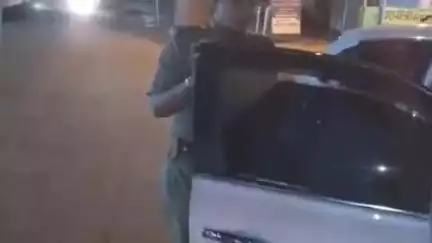 अनूपपुर: अनाधिकृत ब्लैक फिल्म पर यातायात पुलिस की कार्रवाई, चालान काटकर फिल्म हटाई