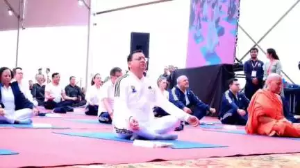 गैरसैण: भराडीसैंण में अंतर्राष्ट्रीय योग दिवस समारोह 'एक पृथ्वी, एक स्वास्थ्य' थीम पर, सीएम व 8 देशों के राजदूतों ने किया योगाभ्यास