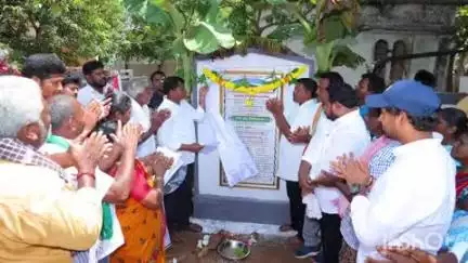 అశ్వారావుపేట: అశ్వారావుపేట  మండలం లో పర్యటించి పలు అభివృద్ధి కార్యక్రమాలకు శంకుస్థాపనలు చేసిన MLA జారే