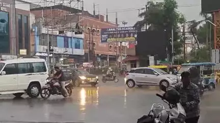 झांसी: झांसी में आज भीषण बारिश की चेतावनी, दिन का पारा प्रदेश में सबसे कम, 10 साल का रिकॉर्ड टूटा, 22 जून तक बारिश की संभावना