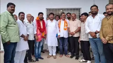 जालना: भाग्य नगर संपर्क कार्यालवर दिनकर घेवंदे यांचा शिवसेनेत प्रवेश, आमदार अर्जुन खोतकर यांच्या नेतृत्वाखाली केला प्रवेश..