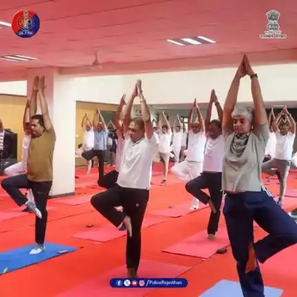 अंतर्राष्ट्रीय योग दिवस 2025: राजस्थान पुलिस का "एक पृथ्वी, एक स्वास्थ्य" का संकल्प!

पुलिस मुख्यालय राजस्थान, राजस्थान पुलिस अकादमी और पुलिस दूरसंचार लाइन जयपुर परिसर में अधिकारियों व जवानों ने किया योग अभ्यास।