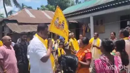 আলিপুরদুয়ার ১: আলিপুরদুয়ার -১ ব্লকের বিভিন্ন এলাকায় জগন্নাথ ধামের প্রসাদ বিতরণ করলেন জেলা পরিষদের সহ সভাধিপতি