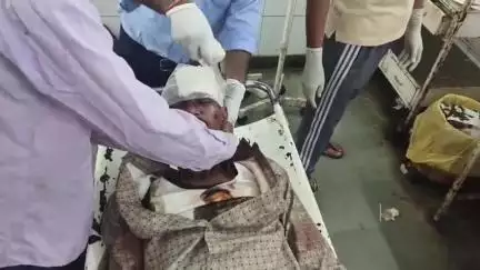 डूंगरपुर: भाई को लेने डूंगरपुर जा रहे तीन बाइक सवारों से खेमारू मार्ग पर मारपीट, एक गंभीर घायल, देर रात जिला अस्पताल पहुंचाया गया