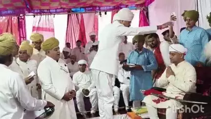 प्रतापगढ़: प्रतापगढ़ राजमहल में भव्य राजतिलक समारोह सम्पन्न, भुवन्युसिंह बने नए महारावत, पूर्व क्रिकेटर अजय जडेजा भी रहे उपस्थित