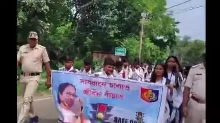 জলঙ্গি: সাগরপাড়া থানার পুলিশের উদ্যোগে সাহেবনগরে “সেফ ড্রাইভ, সেভ লাইফ” সচেতনতামূলক র‍্যালি