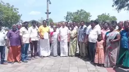 சாத்தூர்: திமுக தகவல் தொழில்நுட்ப பிரிவு செயலாளர் டி ஆர் பி ராஜா மீது நடவடிக்கை எடுக்க கோரி சாத்தூர் டிஎஸ்பி இடம் அதிமுகவினர் புகார்