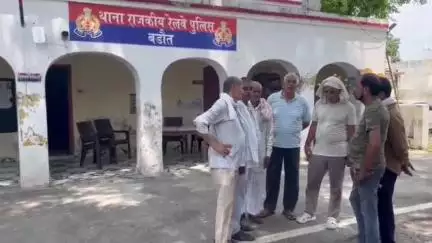 खेकड़ा: दिल्ली-सहारनपुर रेल मार्ग पर खेकड़ा के पास चलती ट्रेन में युवक की पीट-पीटकर हत्या