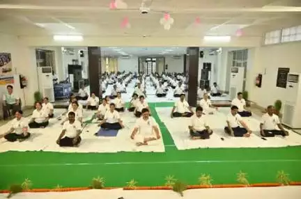 हर सुबह योग, हर दिन नई प्रेरणा
बरेका में महाप्रबंधक श्री नरेशपाल सिंह के नेतृत्व में विभिन्न स्थानों पर उत्कृष्ट योग प्रशिक्षकों के द्वारा योग कार्यक्रम सम्पन्न
#IDY2025#yogaforoneearthonehealth 
#railminindia #moayush