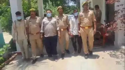 संडीला: कछौना पुलिस ने तीन शातिर अभियुक्तों को चोरी किए गए आभूषण, नगदी व घटना में प्रयुक्त कार सहित किया गिरफ्तार