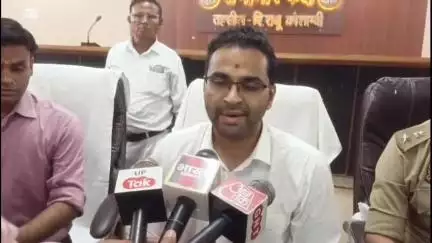 सिराथू: सिराथू में डीएम और एसपी ने 55 लोगों की शिकायतें सुनीं, 8 का हल किया, 5 लोगों का बनाया गया आयुष्मान कार्ड
