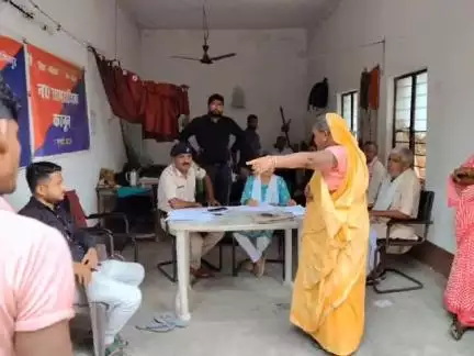 सूरजगढ़: मानिकपुर थाना में भूमि विवाद के निपटारे के लिए जनता दरबार का आयोजन, 6 मामलों पर हुई सुनवाई