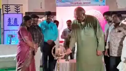 ইলামবাজার: ইলামবাজার সমষ্টি উন্নয়ন ও ইলামবাজার পঞ্চায়েত সমিতির উদ্যোগে ব্লকের সমস্ত সফল ছাত্র-ছাত্রীদেরকে সংবর্ধনা দেওয়া হয়
