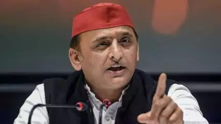 सीएम योगी को फोरलेन सड़क और एक्सप्रेस-वे में अंतर नहीं पता, अखिलेश यादव ने उठाए गंभीर सवाल!