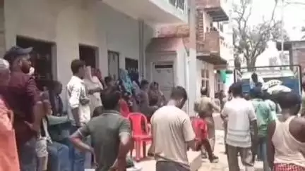 हंडिया: हरिपुर मर्रो गांव में फंदे से लटकता मिला विवाहिता का शव, परिजनों ने हत्या का आरोप लगाया