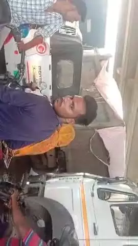 मोहन रोड पुल के नीचे
 लगा ट्रेफिक
